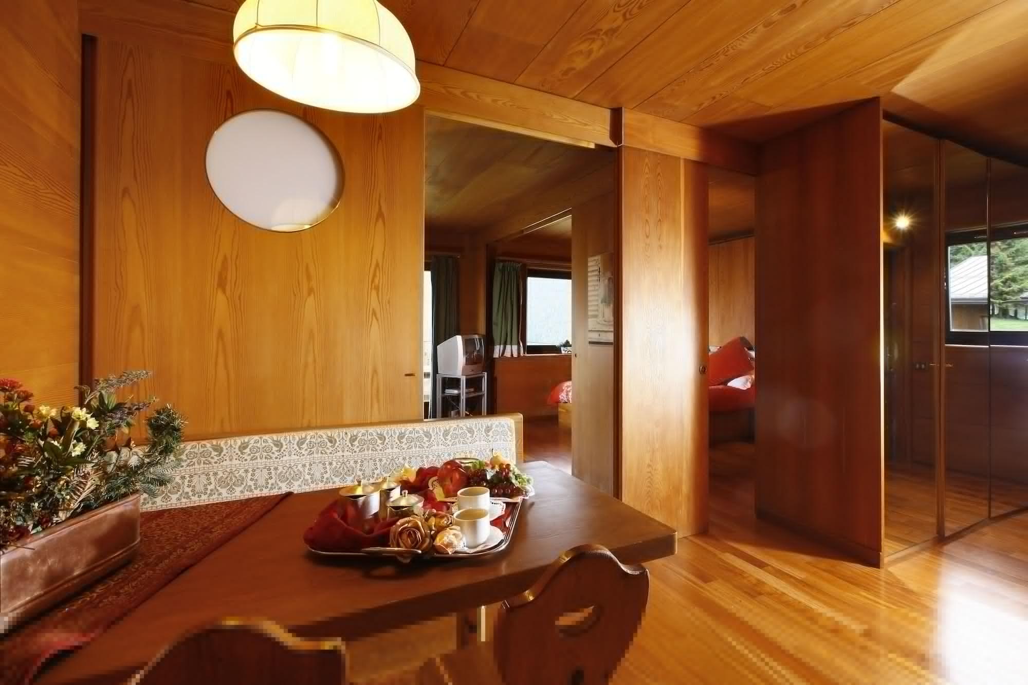 Hotel Mirage กอร์ตินาดัมเปซโซ ภายนอก รูปภาพ