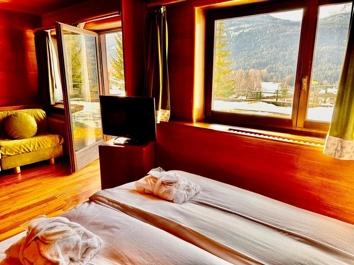 Hotel Mirage กอร์ตินาดัมเปซโซ ภายนอก รูปภาพ