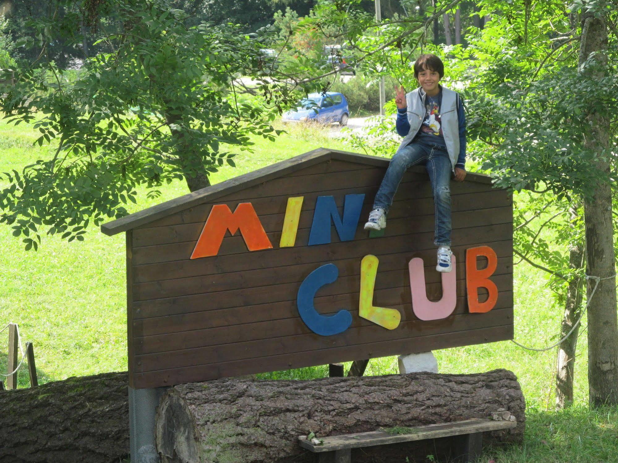 Hotel Mirage กอร์ตินาดัมเปซโซ ภายนอก รูปภาพ