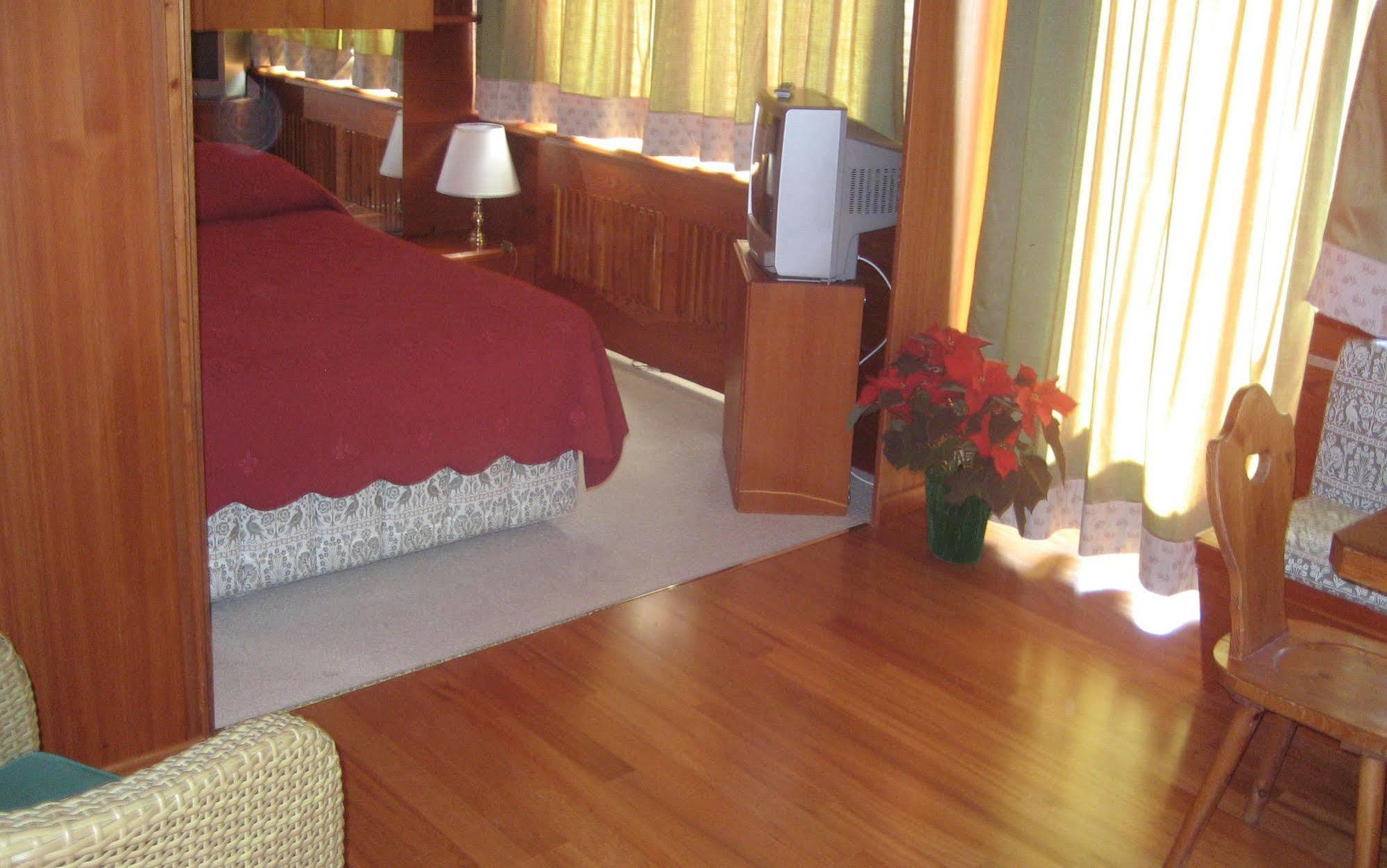 Hotel Mirage กอร์ตินาดัมเปซโซ ภายนอก รูปภาพ